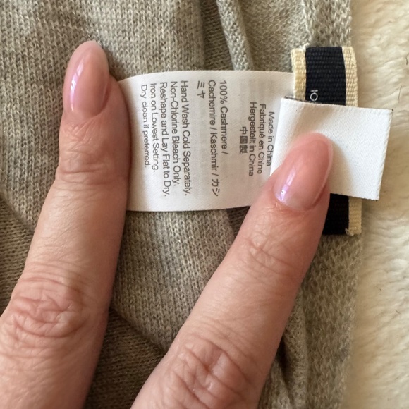 Light Grey J.Crew 100% Cashmere Oversized Bandana - Picture 3 of 5